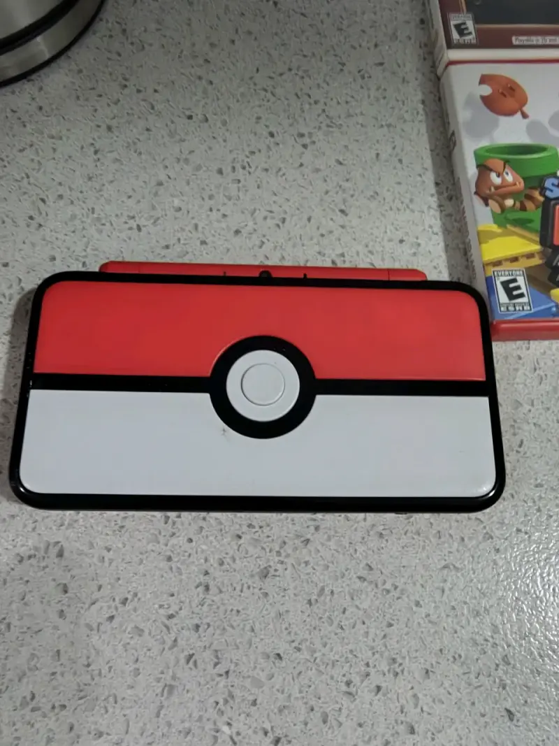 Consola Nintendo 2DS XL roja - 6