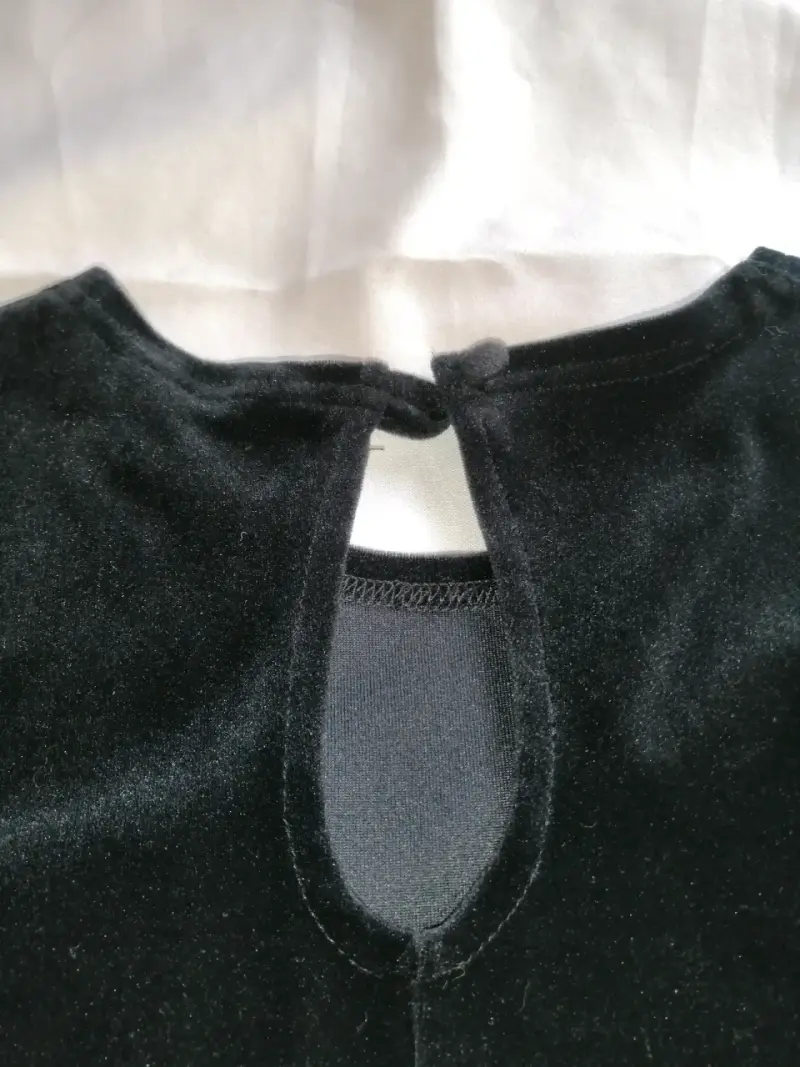Vestido negro sin mangas - 6