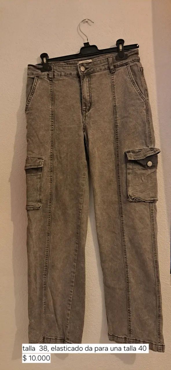 Pantalón cargo gris para mujer