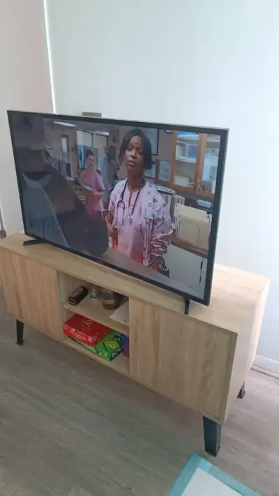 Televisor pantalla plana 42 pulgadas - miniatura 1