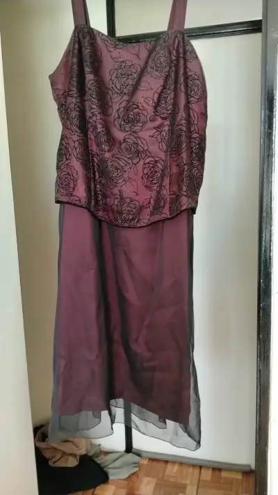 Vestido bordado flores morado - miniatura 2