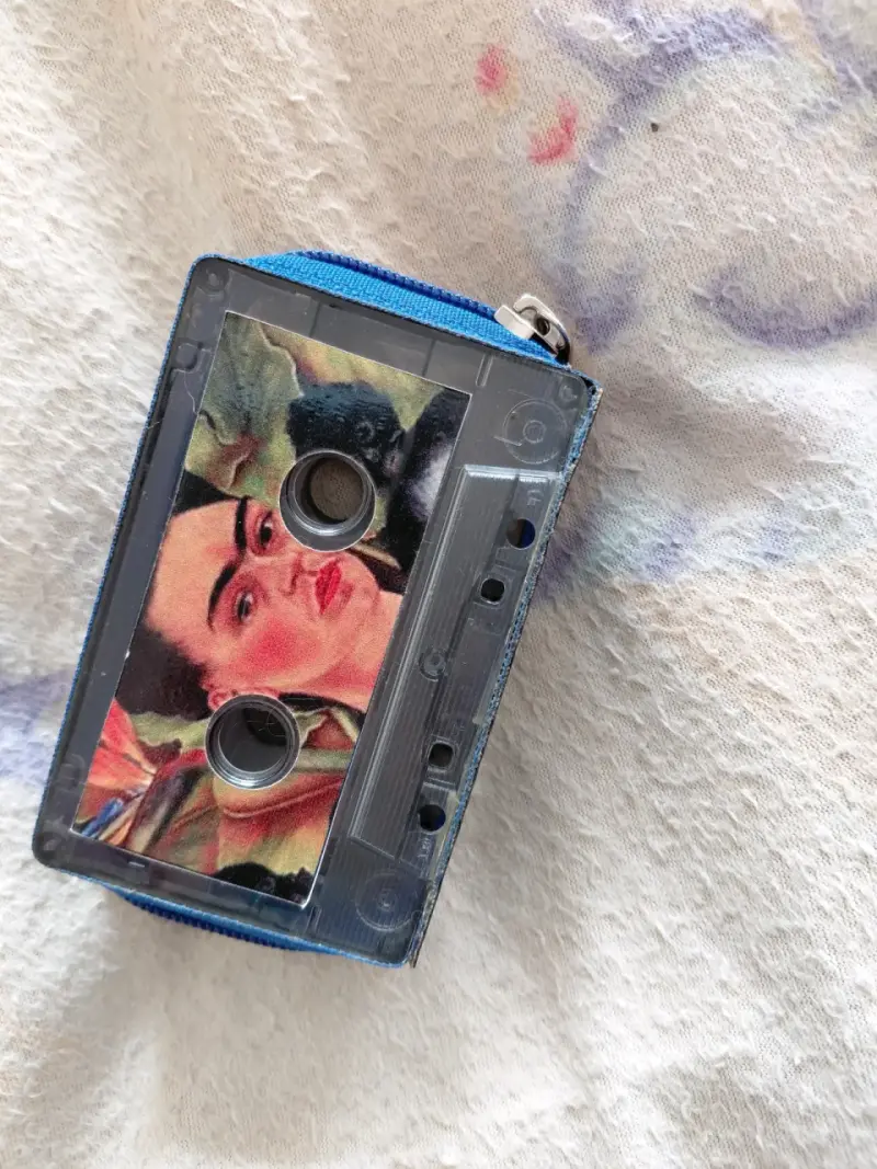Cartuchera estilo cassette Frida Kahlo - 3