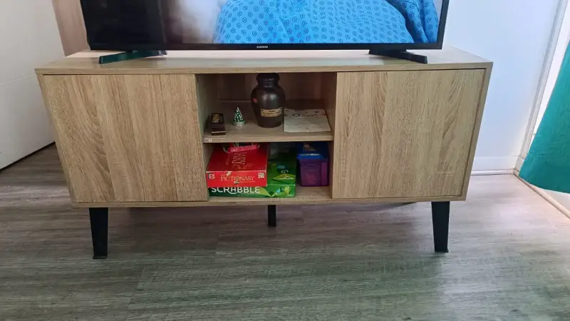 Mueble de TV madera claro