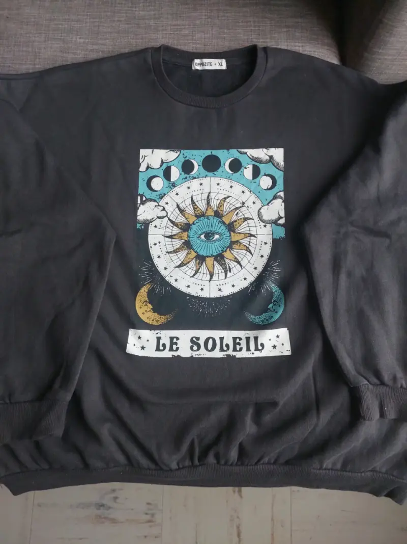 Polerón negro diseño astrológico - 1