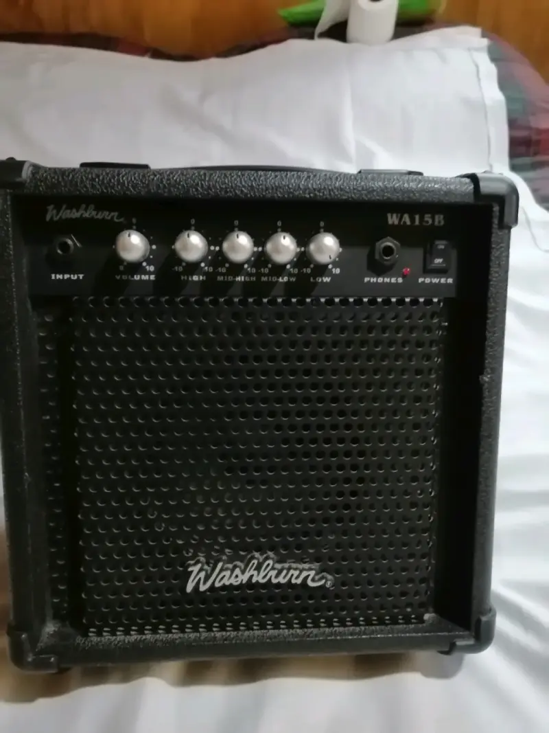 Bajo eléctrico negro de 4 cuerdas - 3