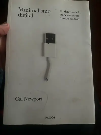 Libro Minimalismo Digital Cal Newport - miniatura 1