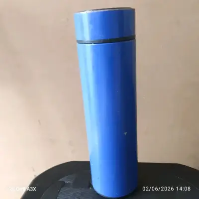 Termo azul para bebidas - miniatura 1