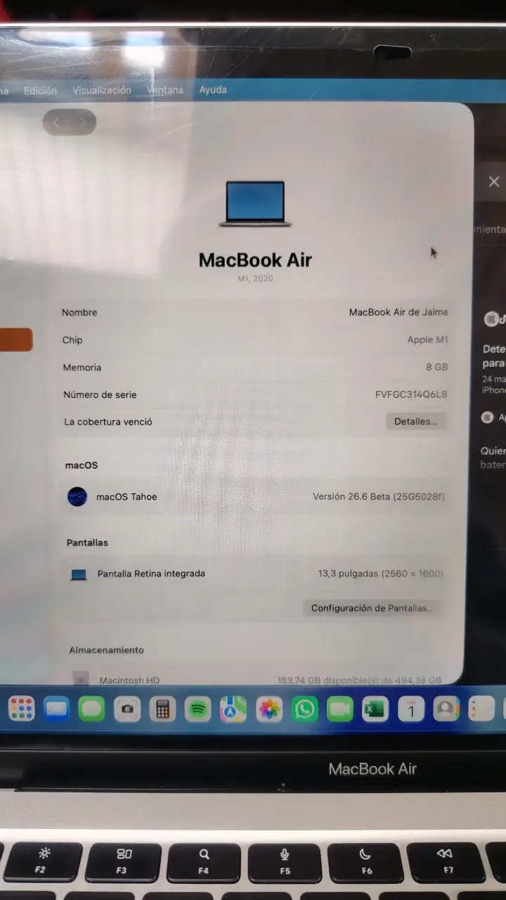 Laptop MacBook con funda negra - 4