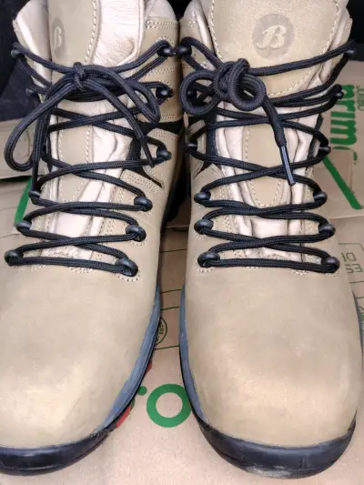 Botas de montaña beige - miniatura 1