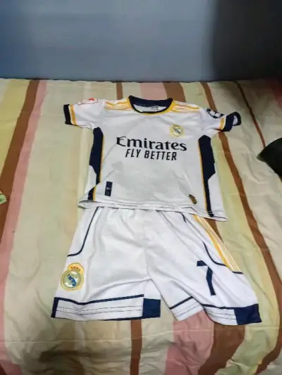 Conjunto deportivo Real Madrid niño - miniatura 1