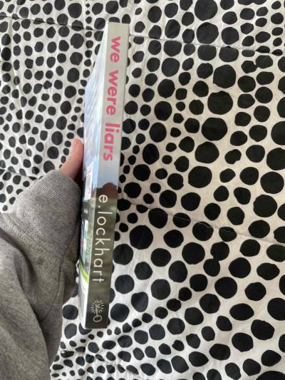 Libro 'We Were Liars' de E. Lockhart - miniatura 3