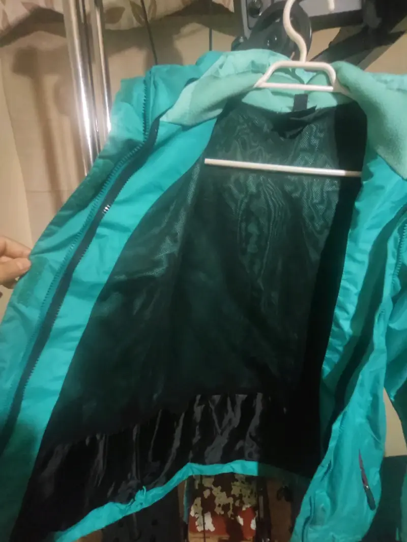 Chaqueta impermeable turquesa - 3