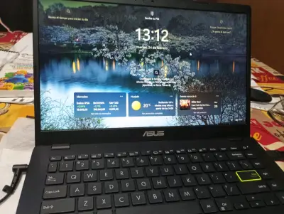 Notebook ASUS VivoBook Go 14" - miniatura 6