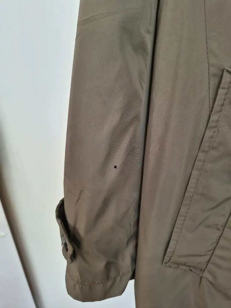 Chaqueta impermeable marrón - 4