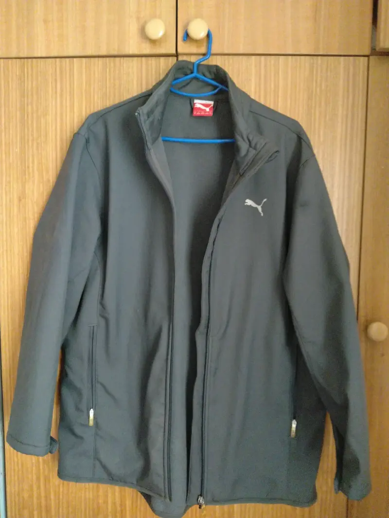 Chaqueta deportiva negra Puma