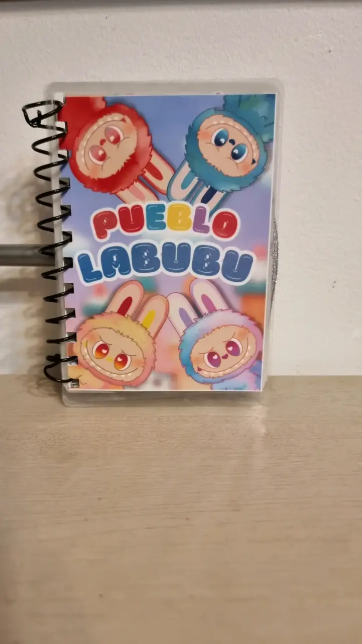 Mini libro interactivo Labubu - 1