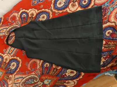 Vestido negro elegante - miniatura 1