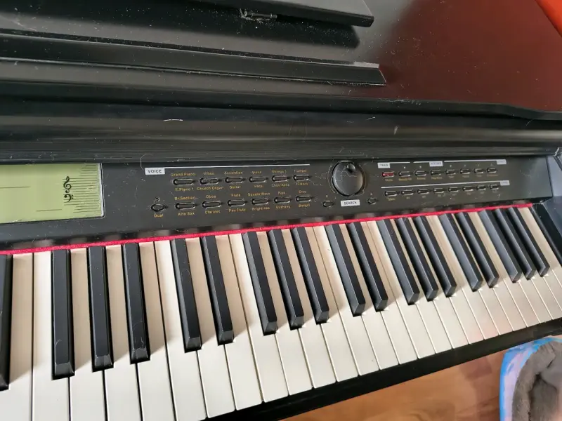 Piano eléctrico negro - 5