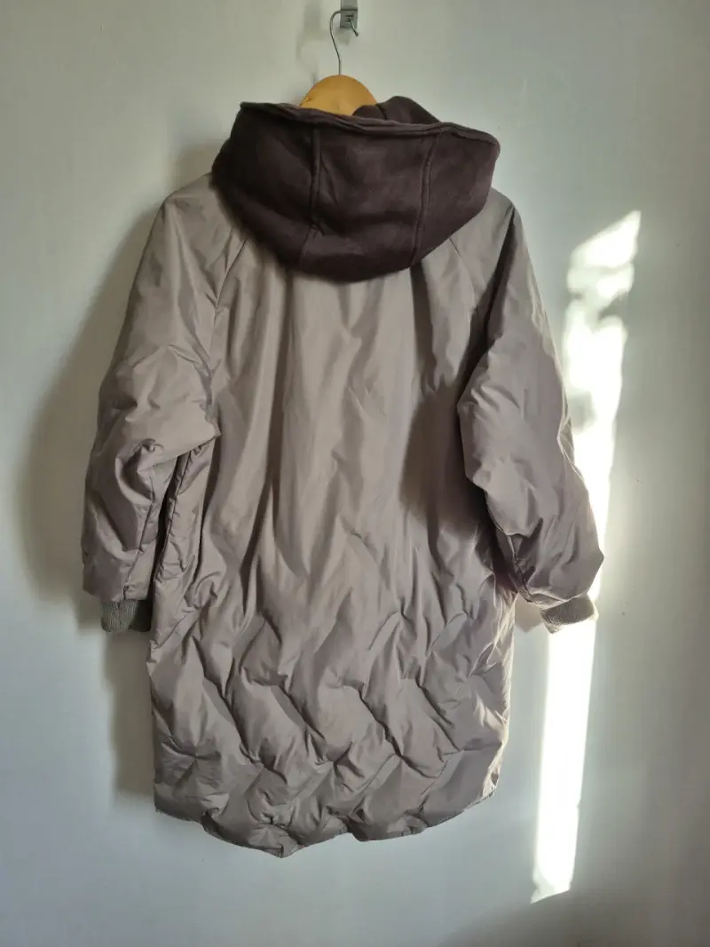 Abrigo largo beige con capucha - 2