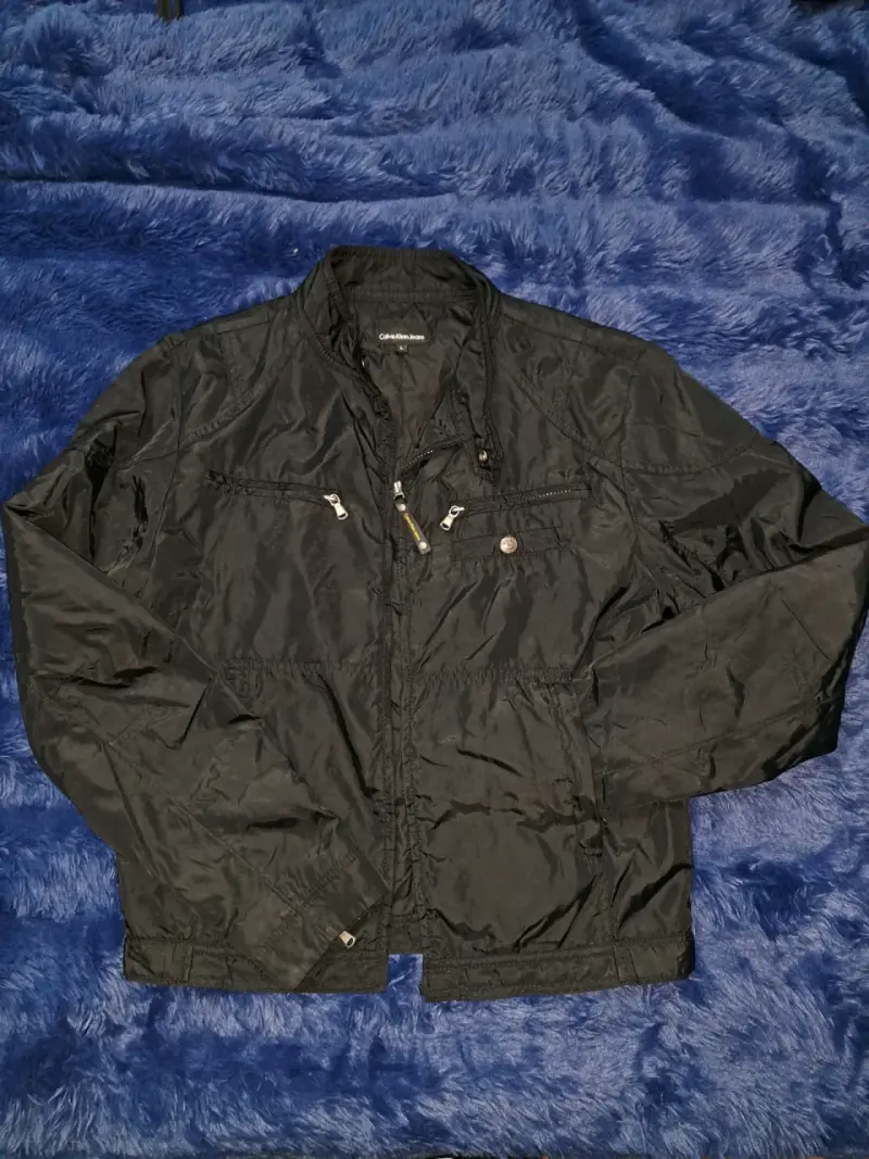 Chaqueta negra Calvin Klein