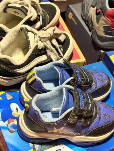 Zapatos infantiles variados - miniatura 4