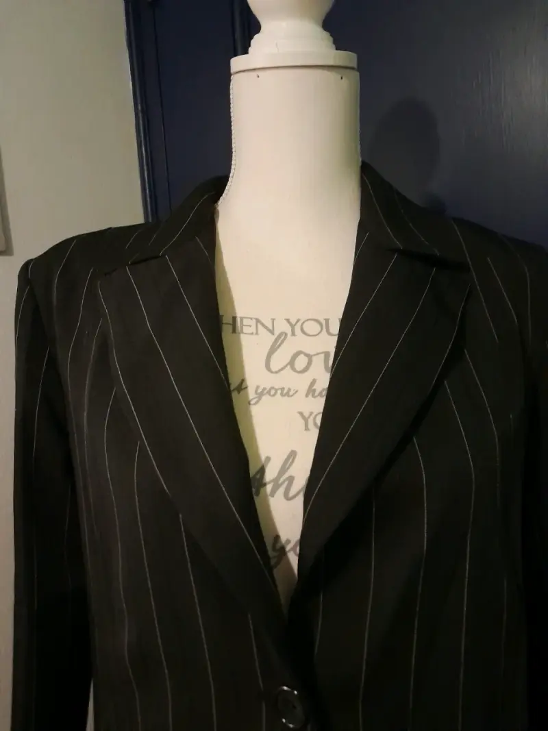 Blazer rayado negro elegante - 3