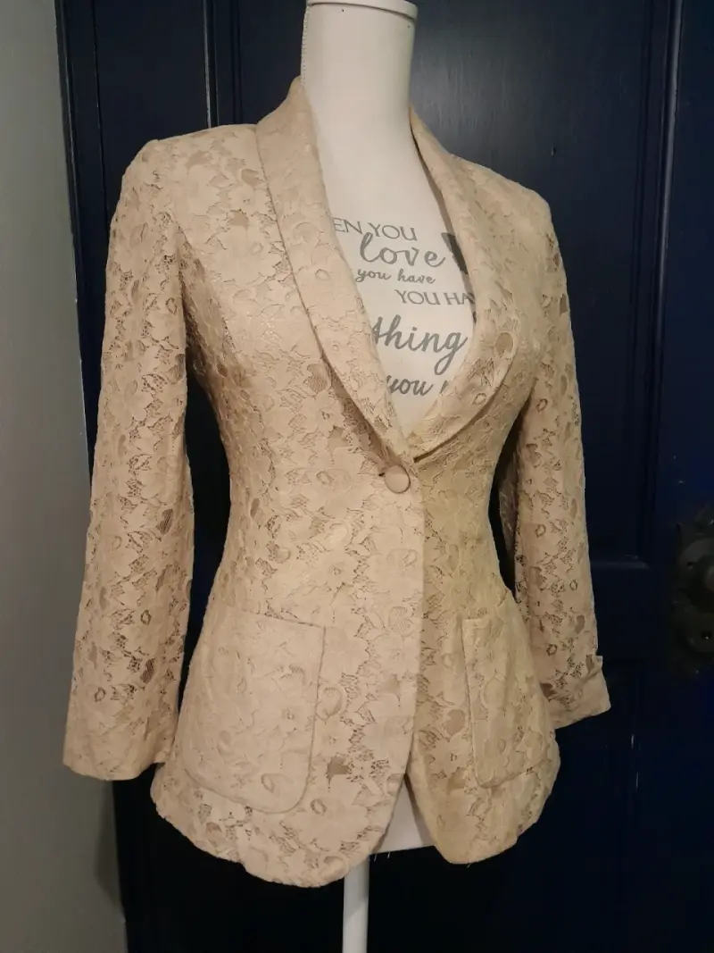Blazer beige de encaje - 3