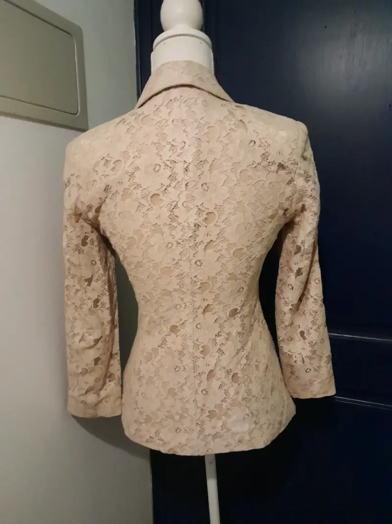 Blazer beige de encaje - 4