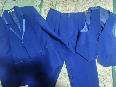 Traje azul eléctrico - miniatura 2