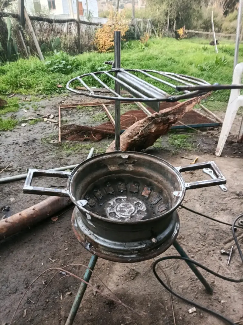 Parrilla asadora metálica - 1