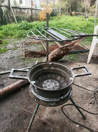 Parrilla asadora metálica - miniatura 1