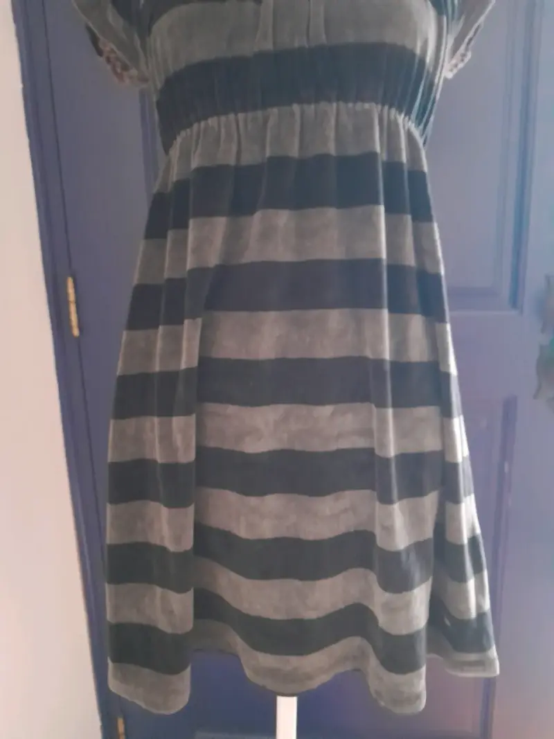 Vestido rayado negro y gris - 3