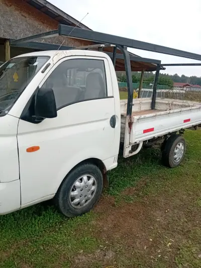 Camioneta de carga blanca - miniatura 1