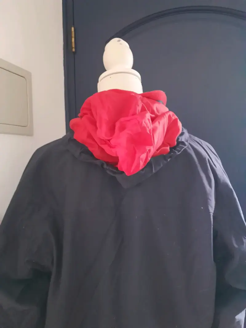 Chaqueta azul con interior rojo - 4