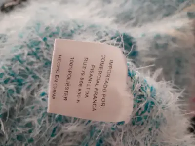 Suéter azul peludo - miniatura 6