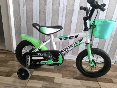 Bicicleta infantil Youmi verde - miniatura 1