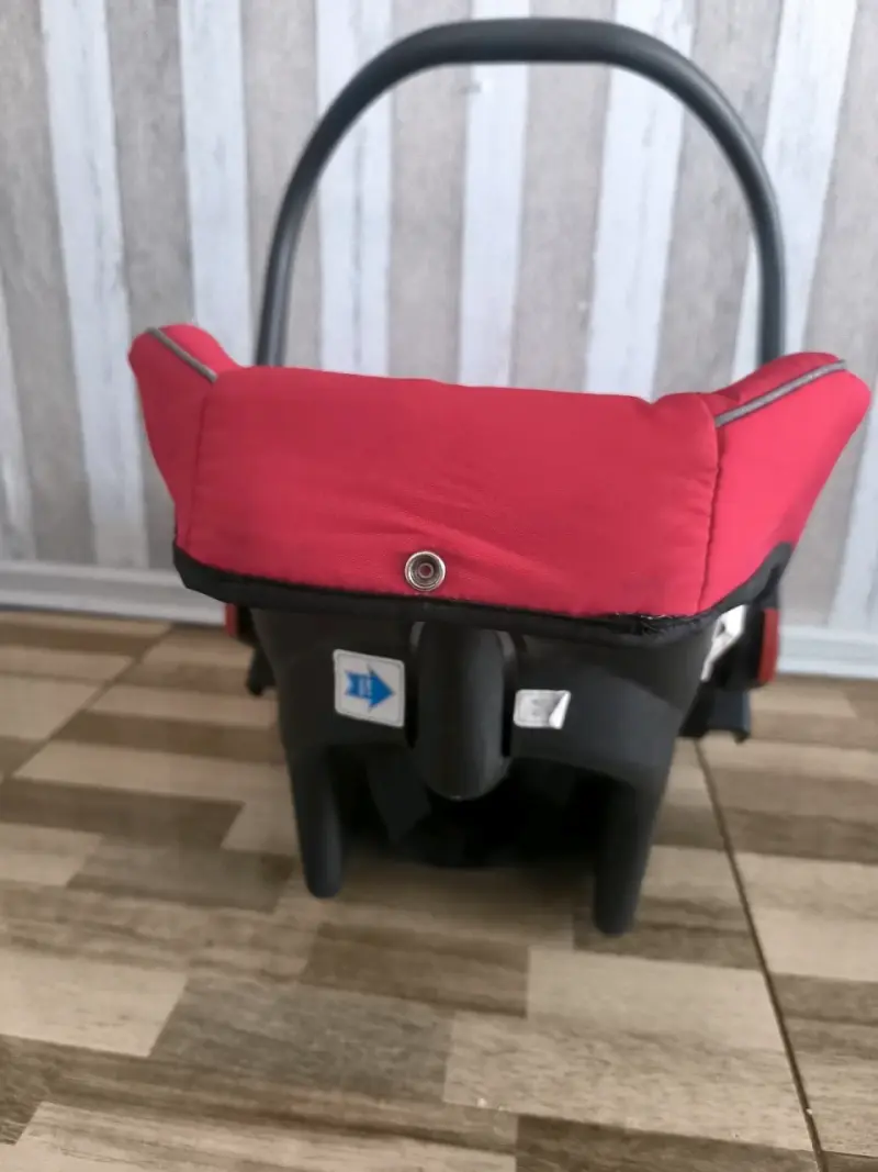 Silla de auto para bebé roja - 4