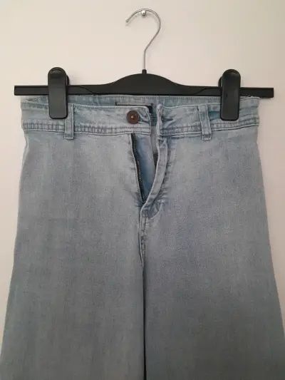 Jeans anchos azul claro - miniatura 2