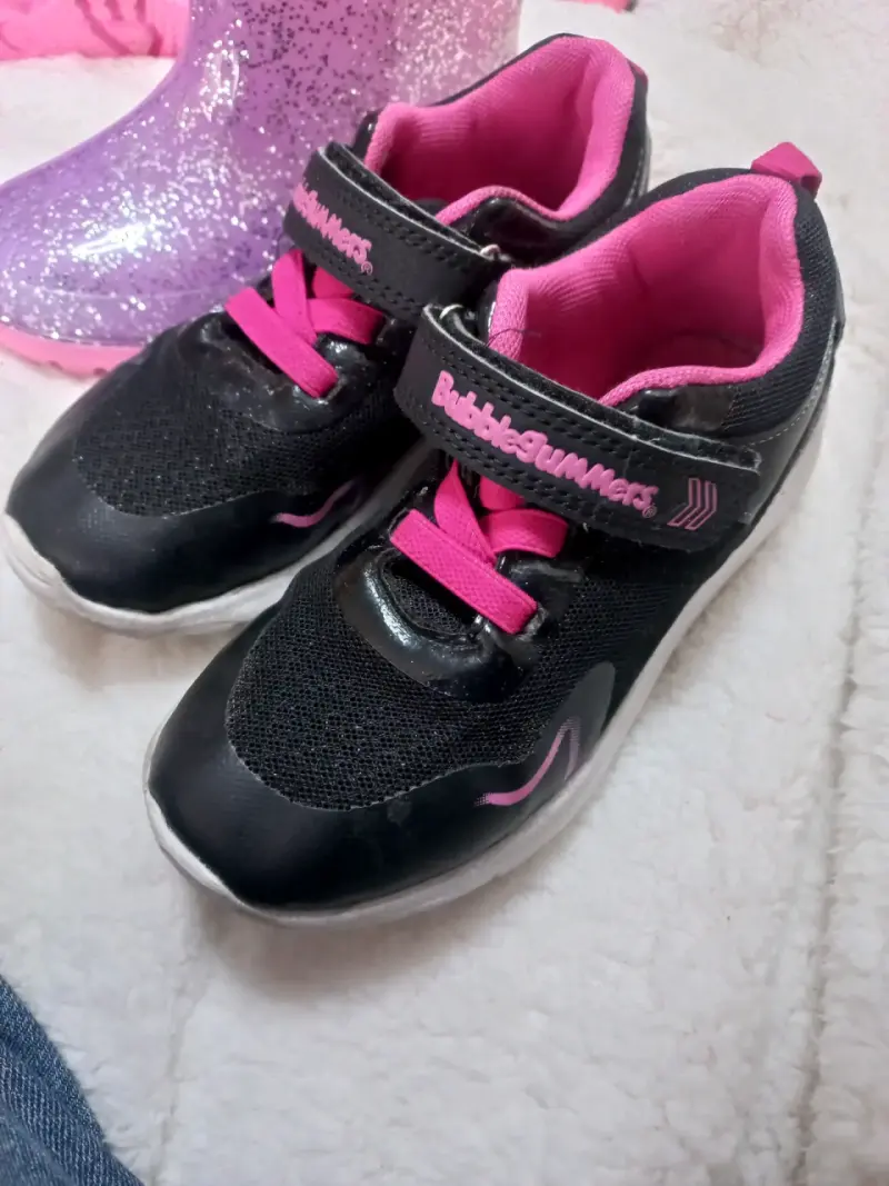 Botas y zapatillas infantiles - 3