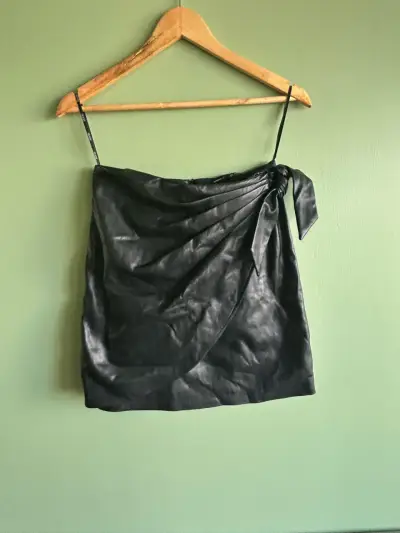 Mini falda negra con lazo Marca Guess - miniatura 1