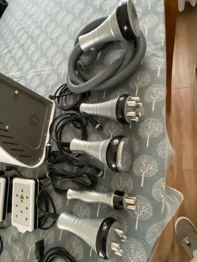 Máquina Ultraestética,CAVITACION Y RADIOFRECUENCIA - miniatura 2