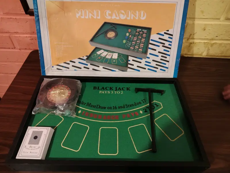 Mini casino set Ripley's - 1