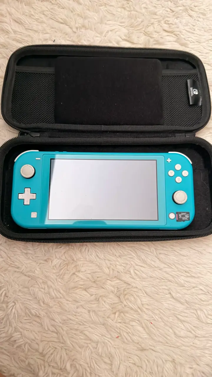 Nintendo Switch Lite azul con estuche - 2