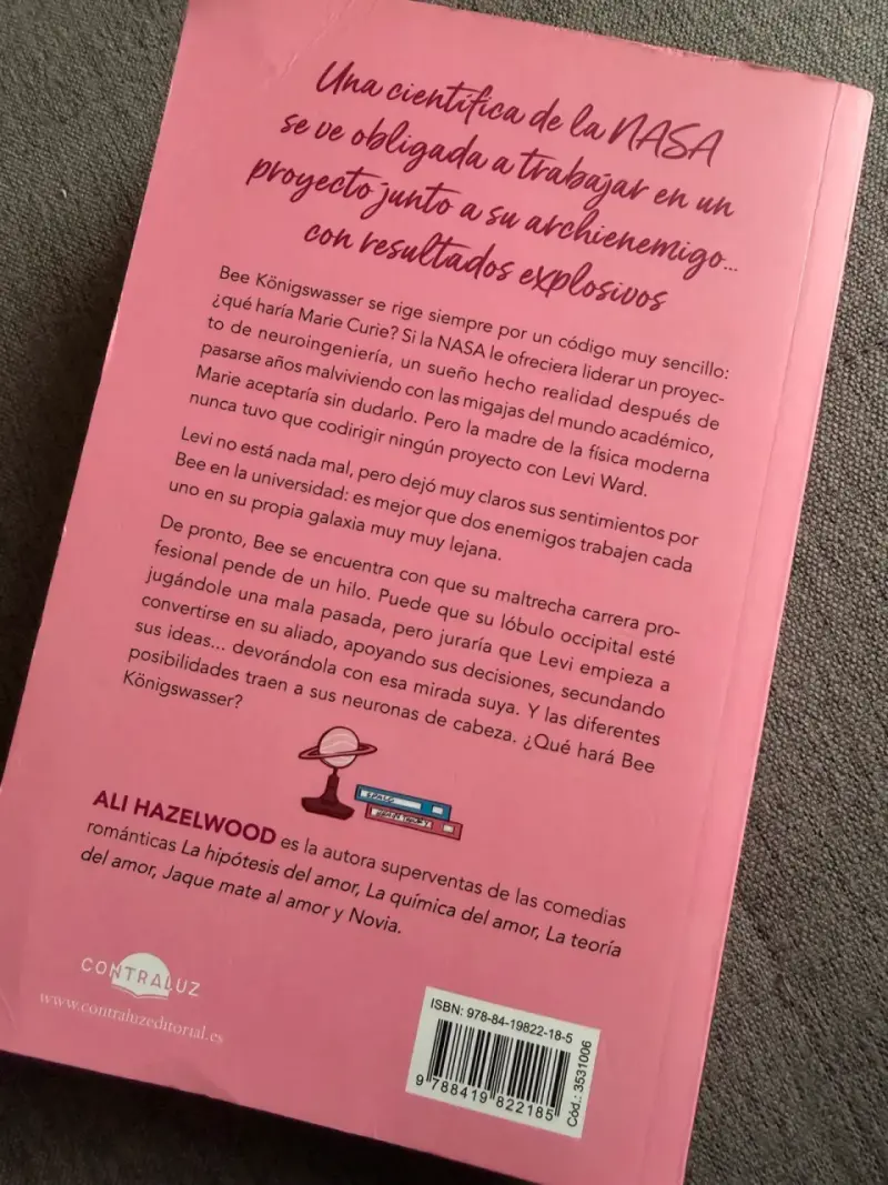 Libro 'La química del amor' de Ali Hazelwood - 3