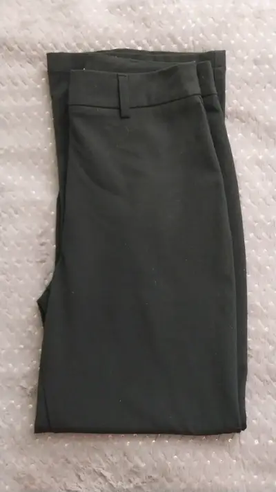 Pantalón negro tiro alto - miniatura 2
