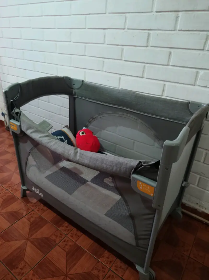Cuna corral portátil gris Joïe - 1