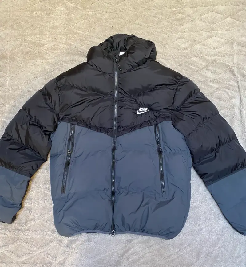 Chaqueta acolchada Nike negra talla L