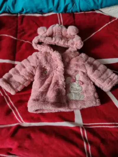 Abrigo rosado de peluche bebé - miniatura 1