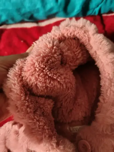 Abrigo rosado de peluche bebé - miniatura 2