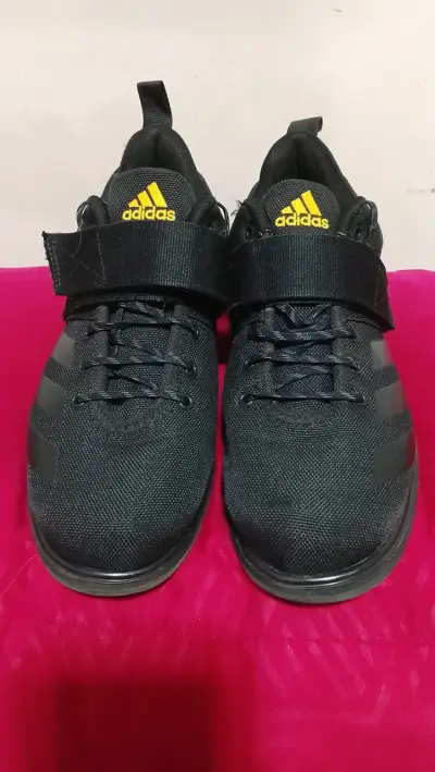 Zapatillas negras Adidas con velcro - miniatura 1